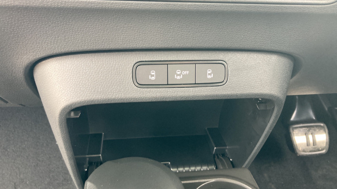 Volkswagen ID. Buzz 210kW Style Pro 86kWh 5dr LWB Auto [7St/Design+] Electric Estate - Image 21